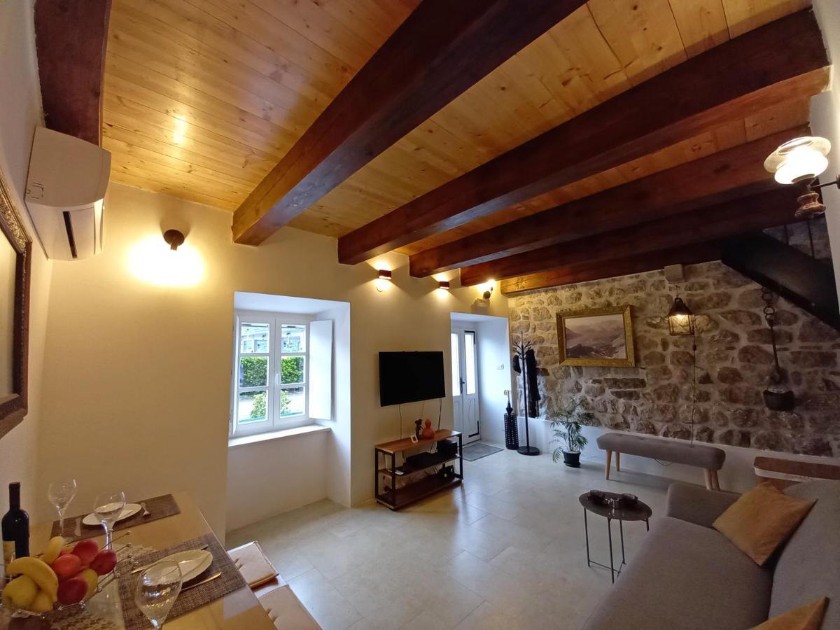 Romantic Stone House By The Sea **** Kotor Exterior foto
